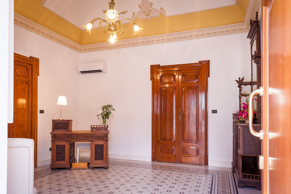 Bed and Breakfast Palazzo Montalbano Шикли Экстерьер фото